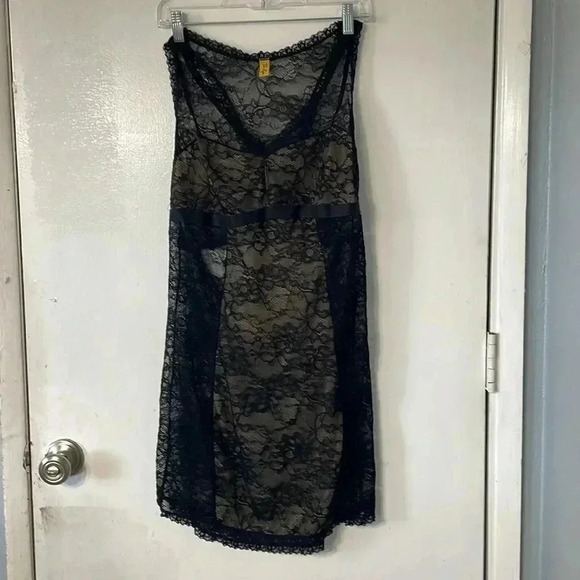 Tia Lynn lace racer back chemise - Picture 3 of 10